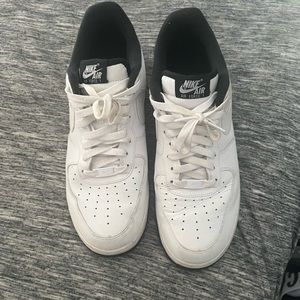 Nike air force 1s balck n white